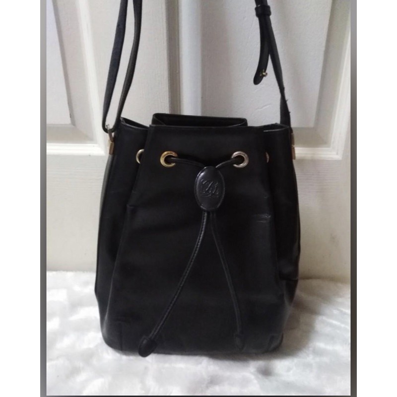 louis quatorze bucket bag