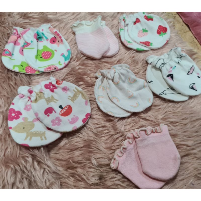 lots of mittens 7 pairs | Shopee Philippines