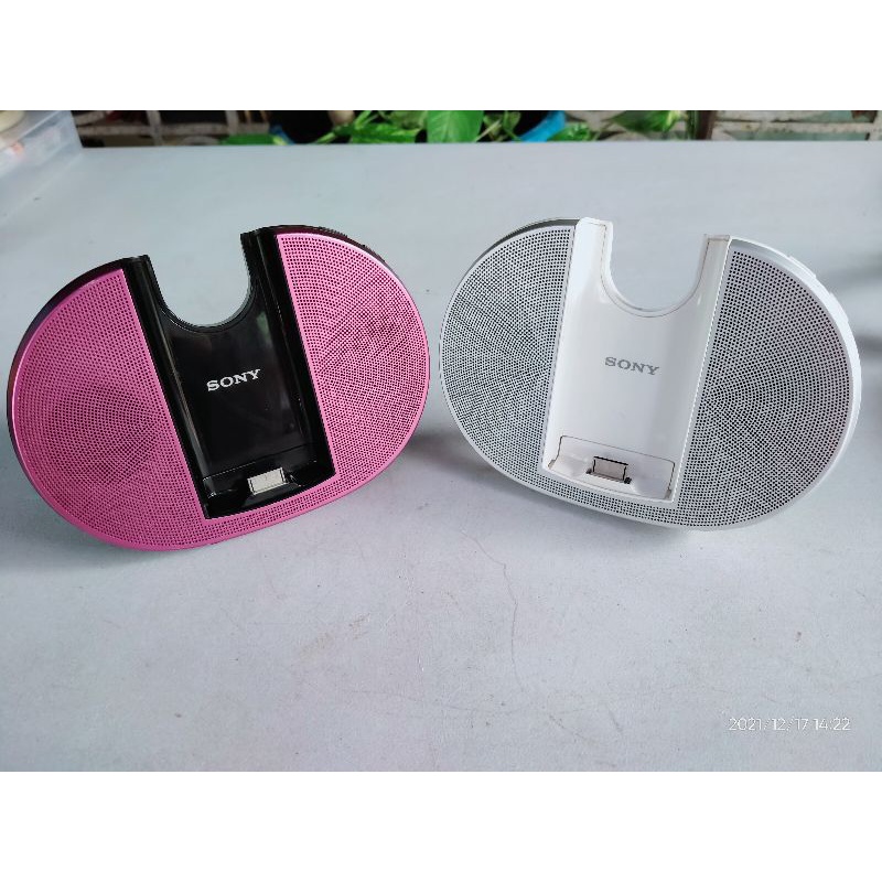 Sony SRS-NWGT10 entry speaker dock for Walkman