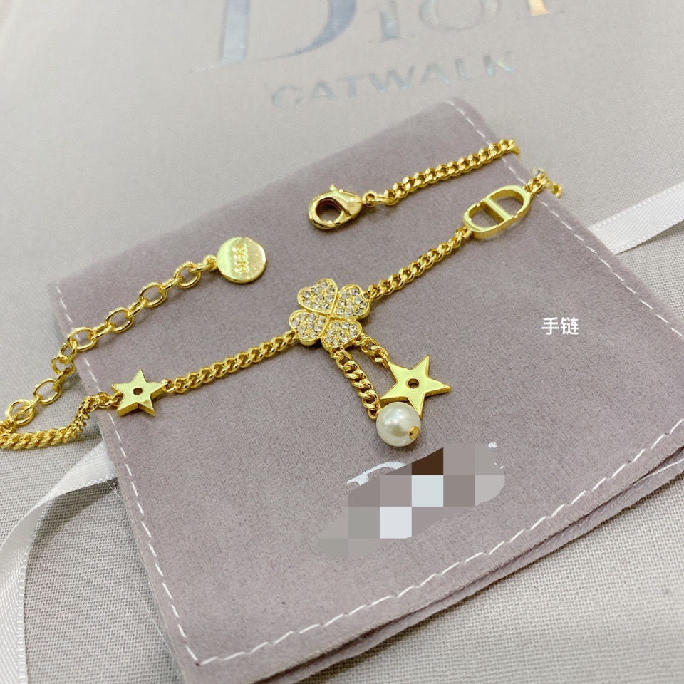 Four leaf clover store necklace dior