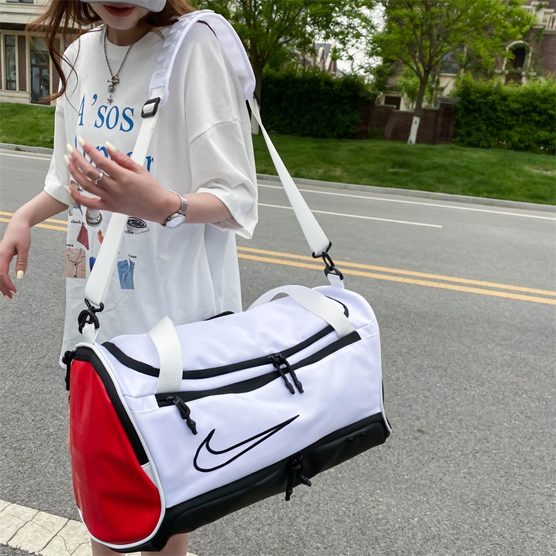 NIKE oneshoulder messenger air cushion sports fitness dry and wet