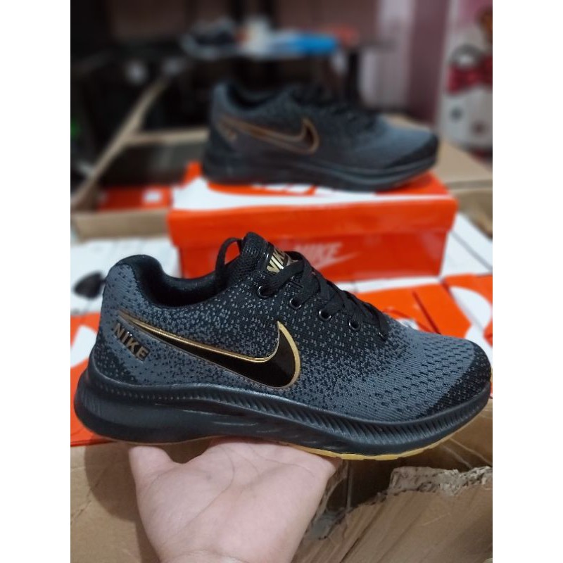 Nike 2025 joepeqasvsss black