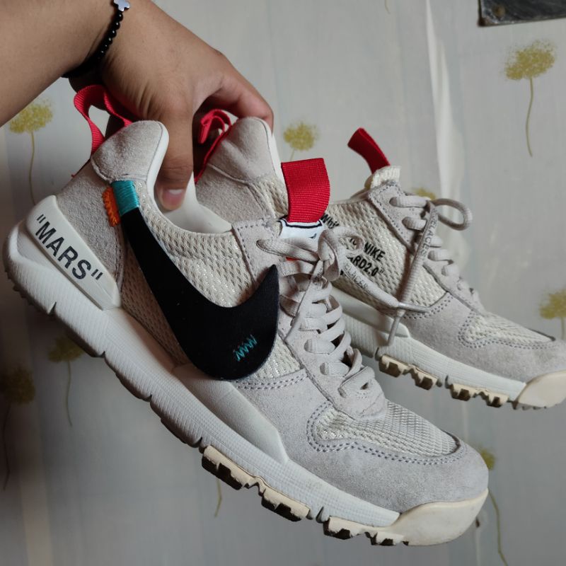 Nike off store white mars