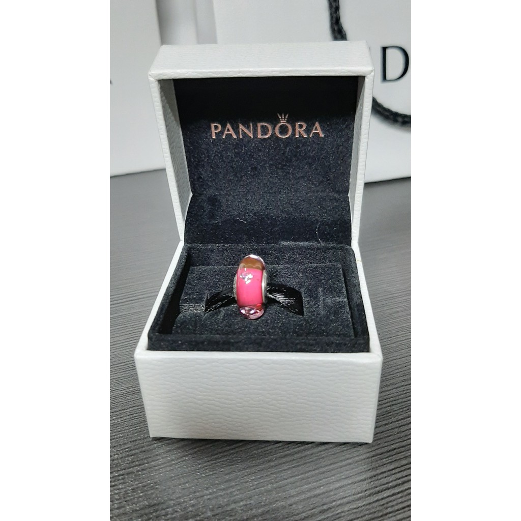 Set of 2 Pandora Red outlets with Pink Hearts Murano Charm