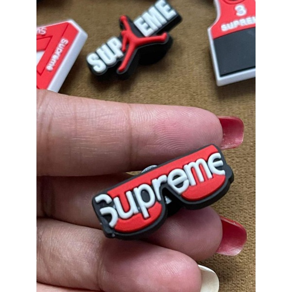 Supreme jibbitz online