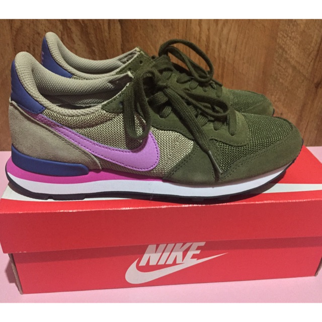 Women's Nike Internationalist (Olive Green/Purple) Authentic