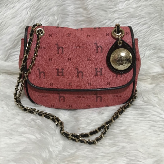 Preloved Hazzys Chain Sling Bag