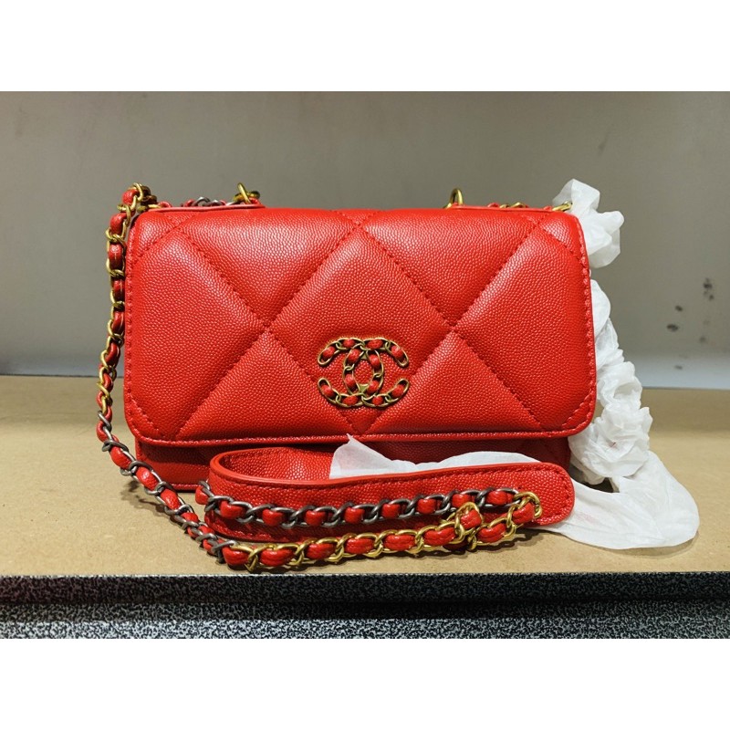 Chanel red sling online bag