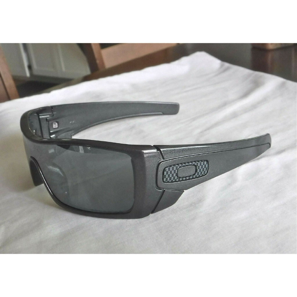 Oakley Batwolf Granite Polarized Black Iridium 9101 05 Sunglasses Shopee Philippines 