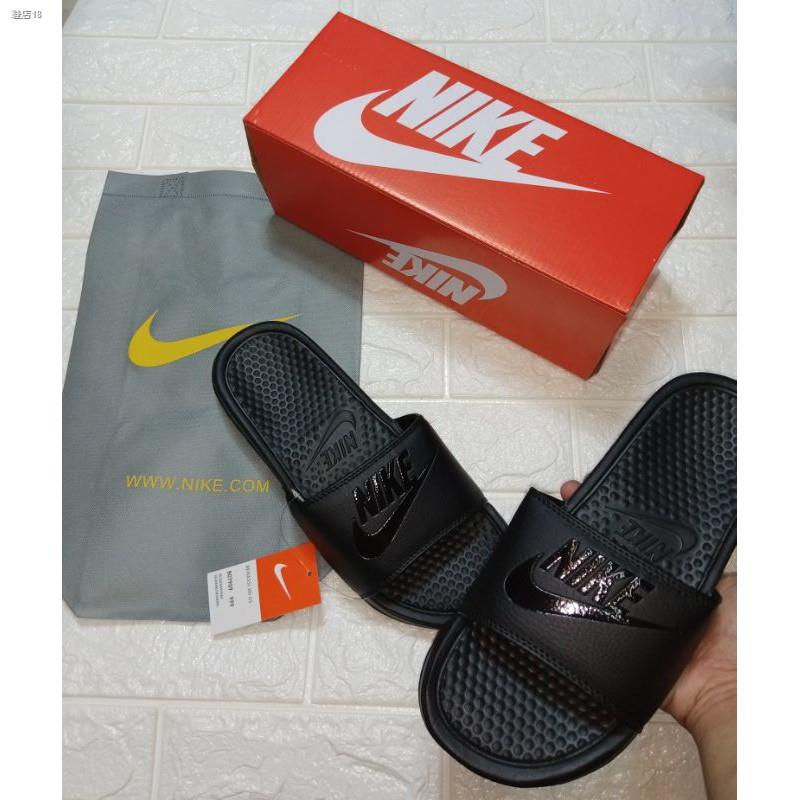 Nike benassi deals triple black