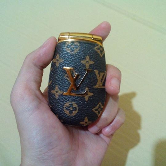 Jadeshoppe - Louis Vuitton M9 Mini cell phone PRICE