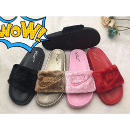 Nike hotsell furry slides