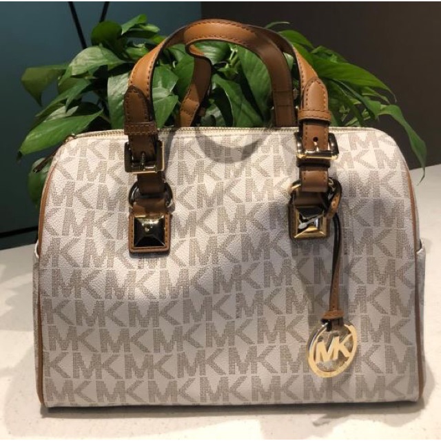 Michael kors store doctors bag