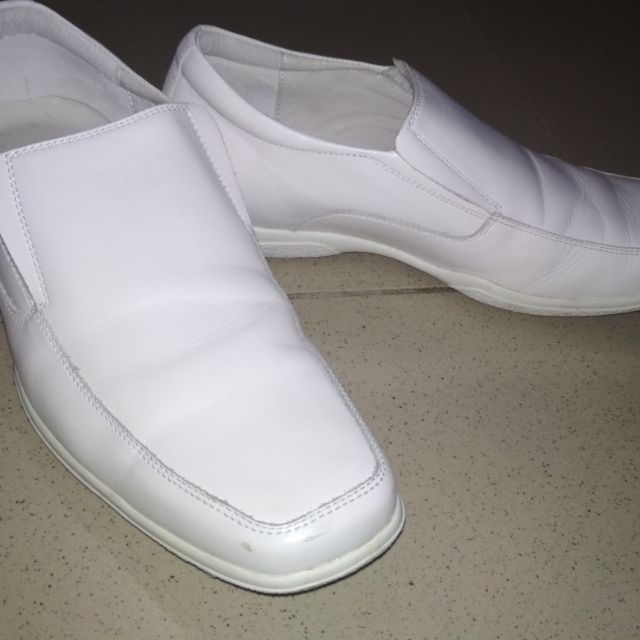 White leather shoes 2024 for nursing school