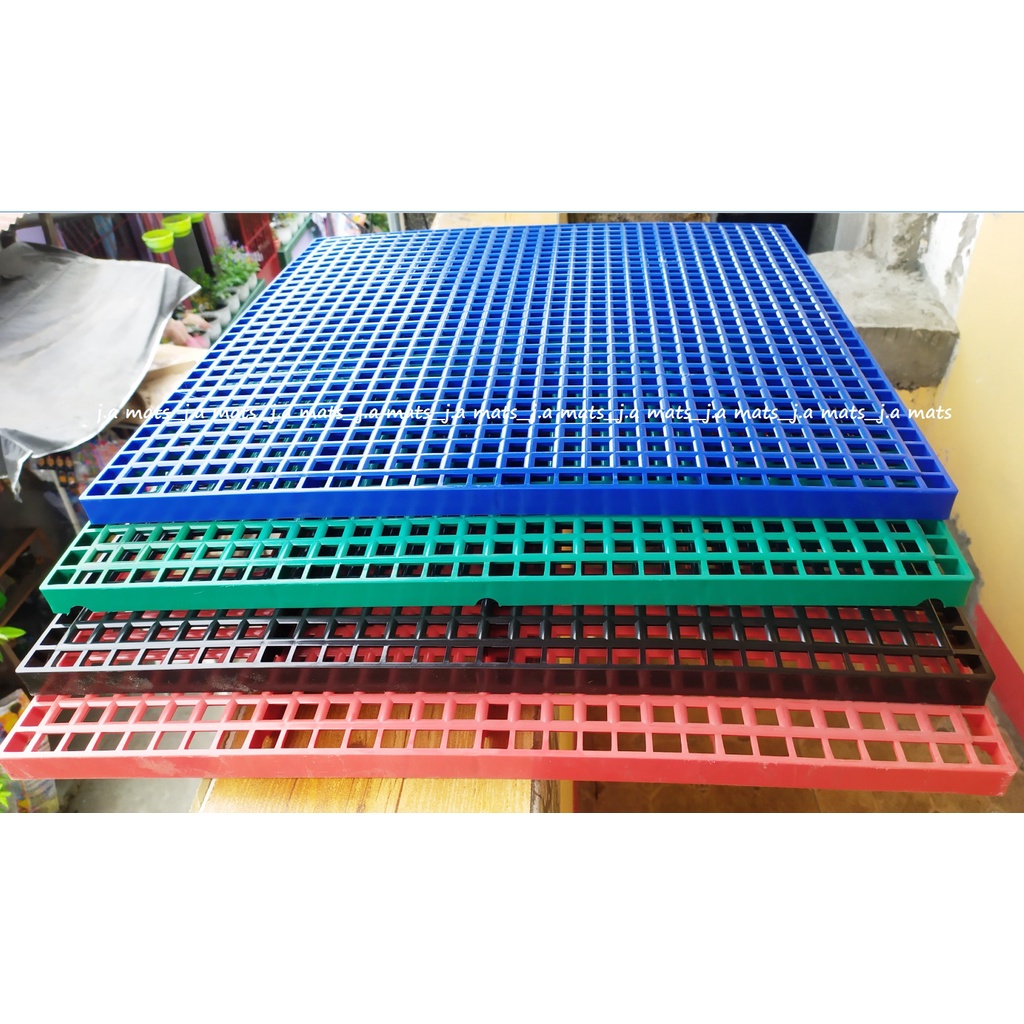 Plastic matting for 2025 dog cage price