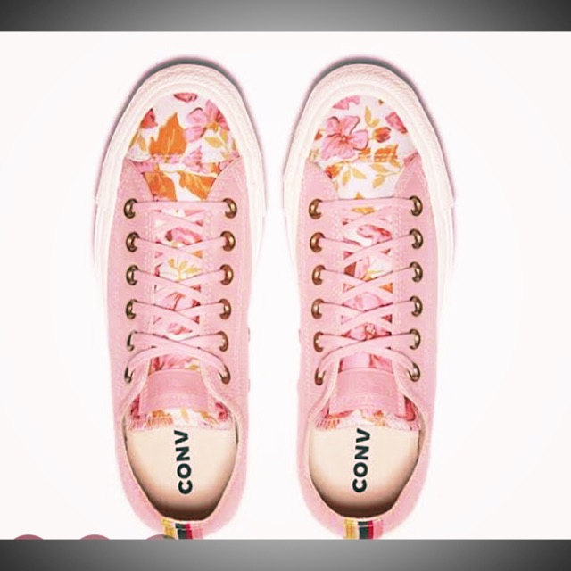 Converse hot sale parkway floral