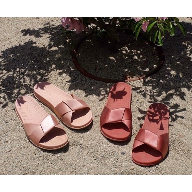 Sperry discount pool slides