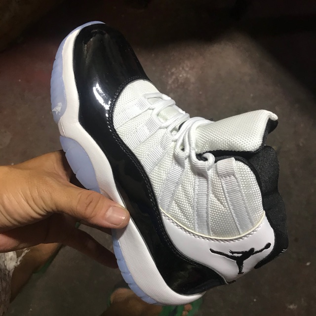 Jordan 11 outlet junior