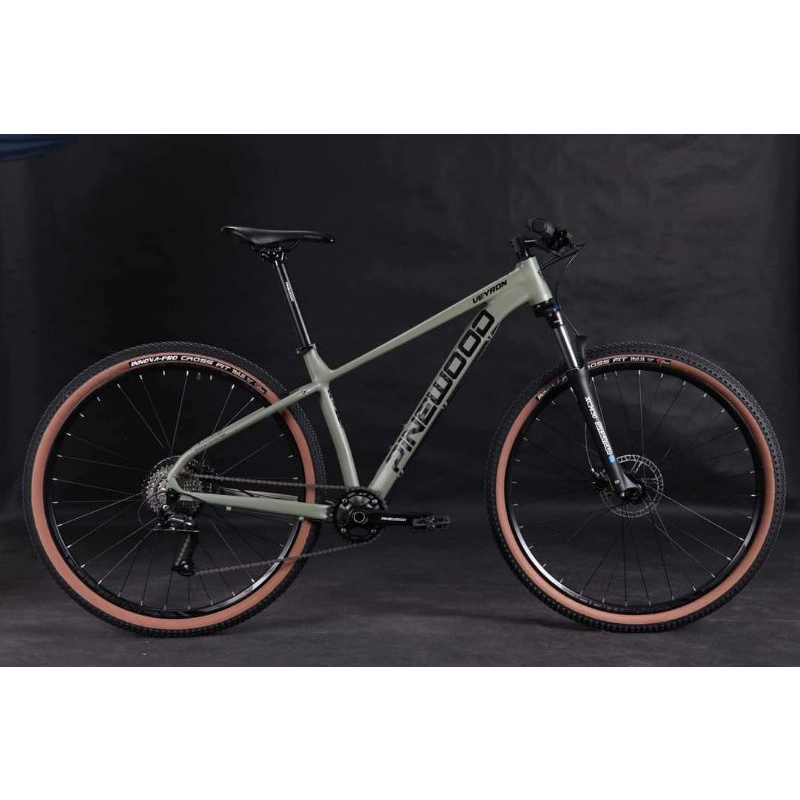 Pinewood bike shop 29er