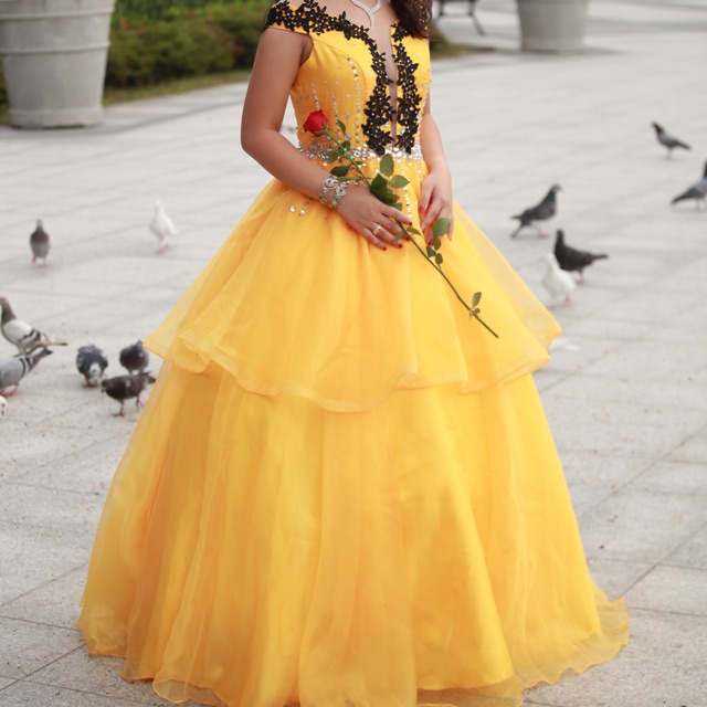 Yellow gown best sale for debut