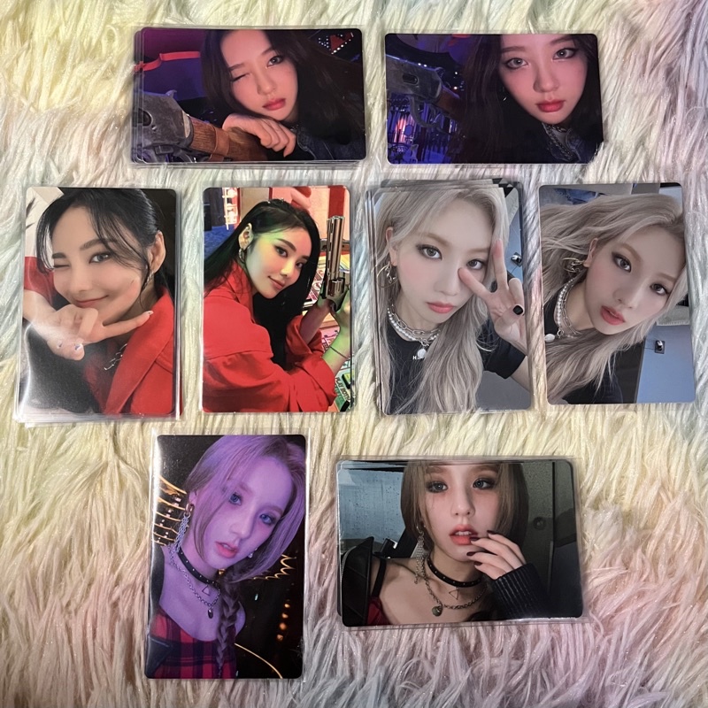 LOONA Not Friends Official Photocards (Yves, Jinsoul, Kim Lip, Heejin ...