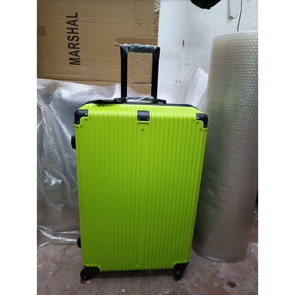 Hard large suitcase online