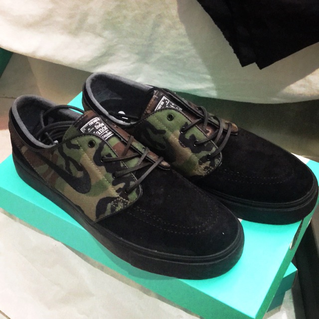 Janoski store og camo