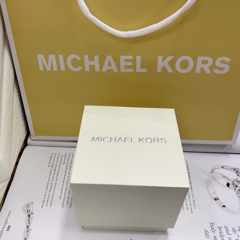 Michael kors on sale paper bag