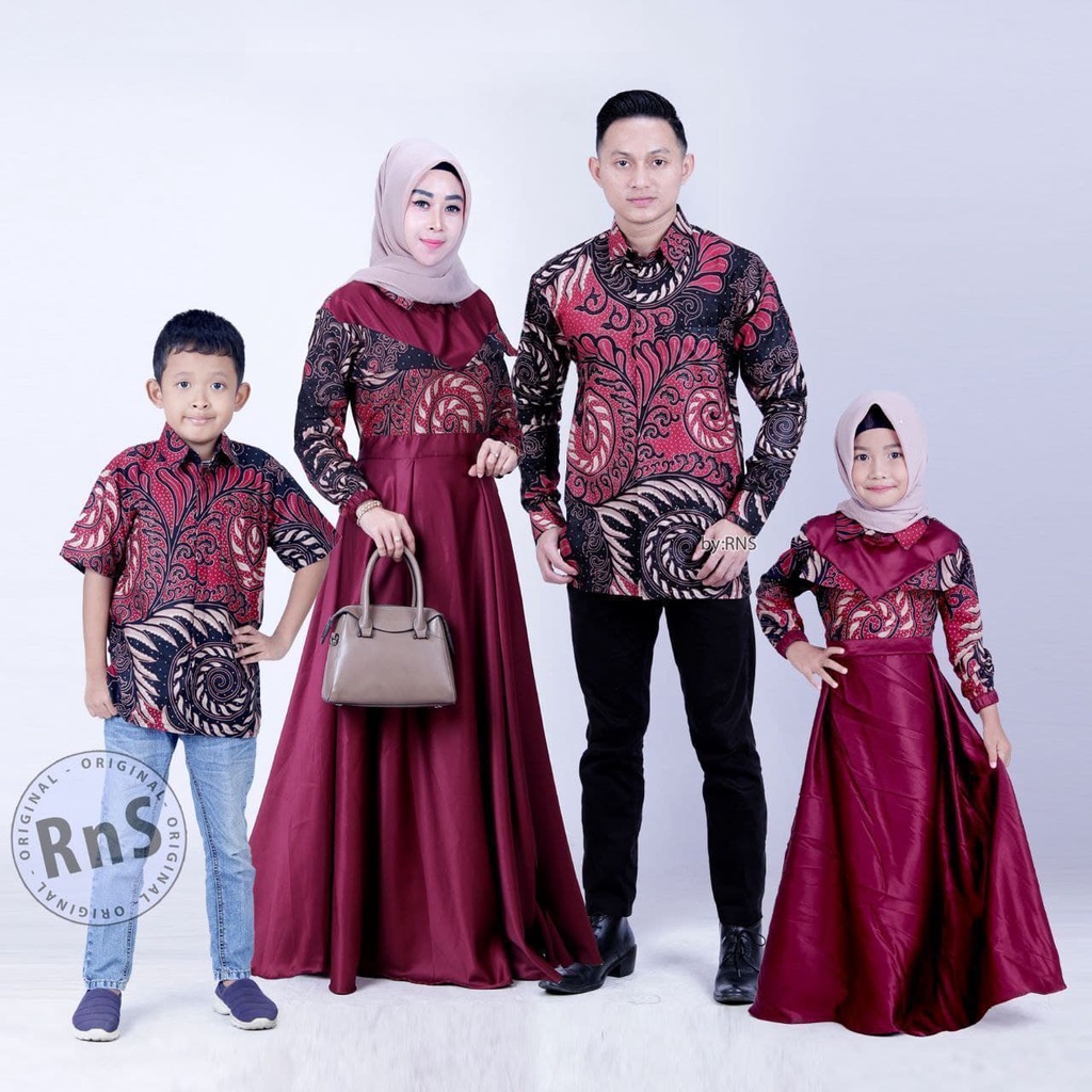 MERAH The Latest modern Family couple batik set Of couple batik Family ...