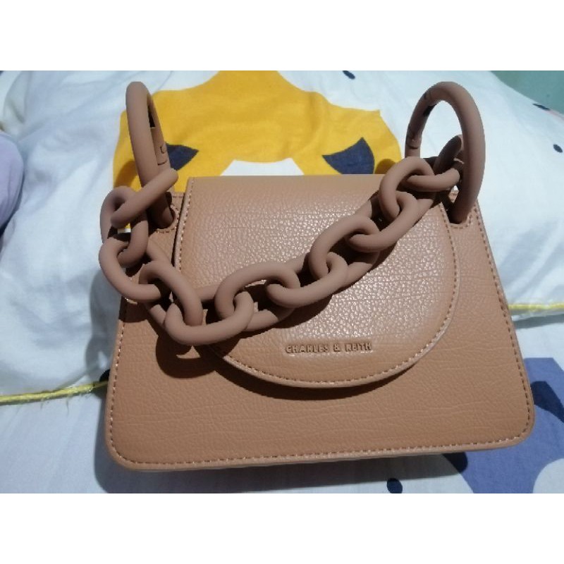 charles and keith chunky chain bag Shopee Philippines