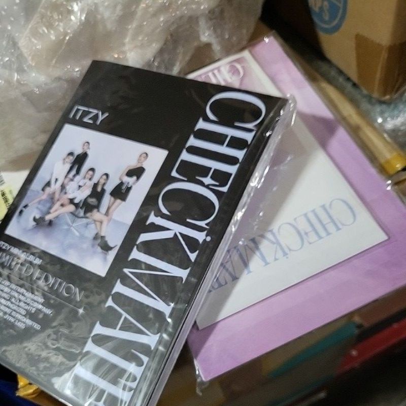 itzy checkmate limited edition sealed album | Shopee Philippines