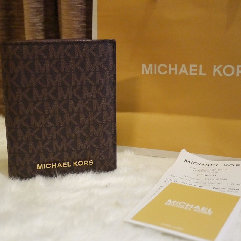 Mk passport clearance wallet