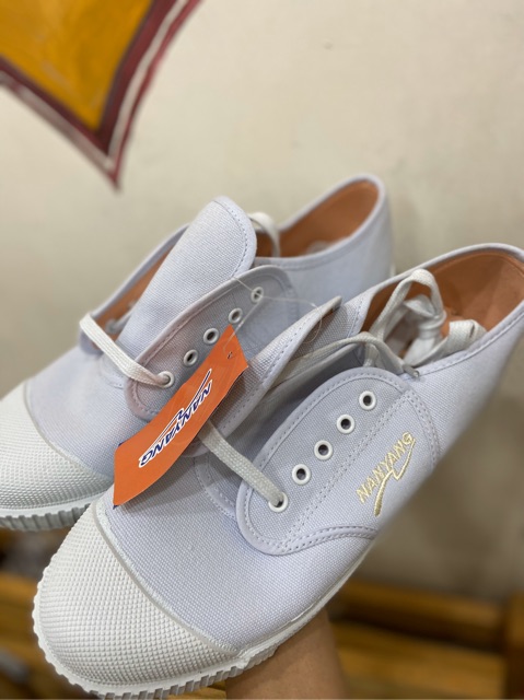 Robertson shoes sepak takraw price shop
