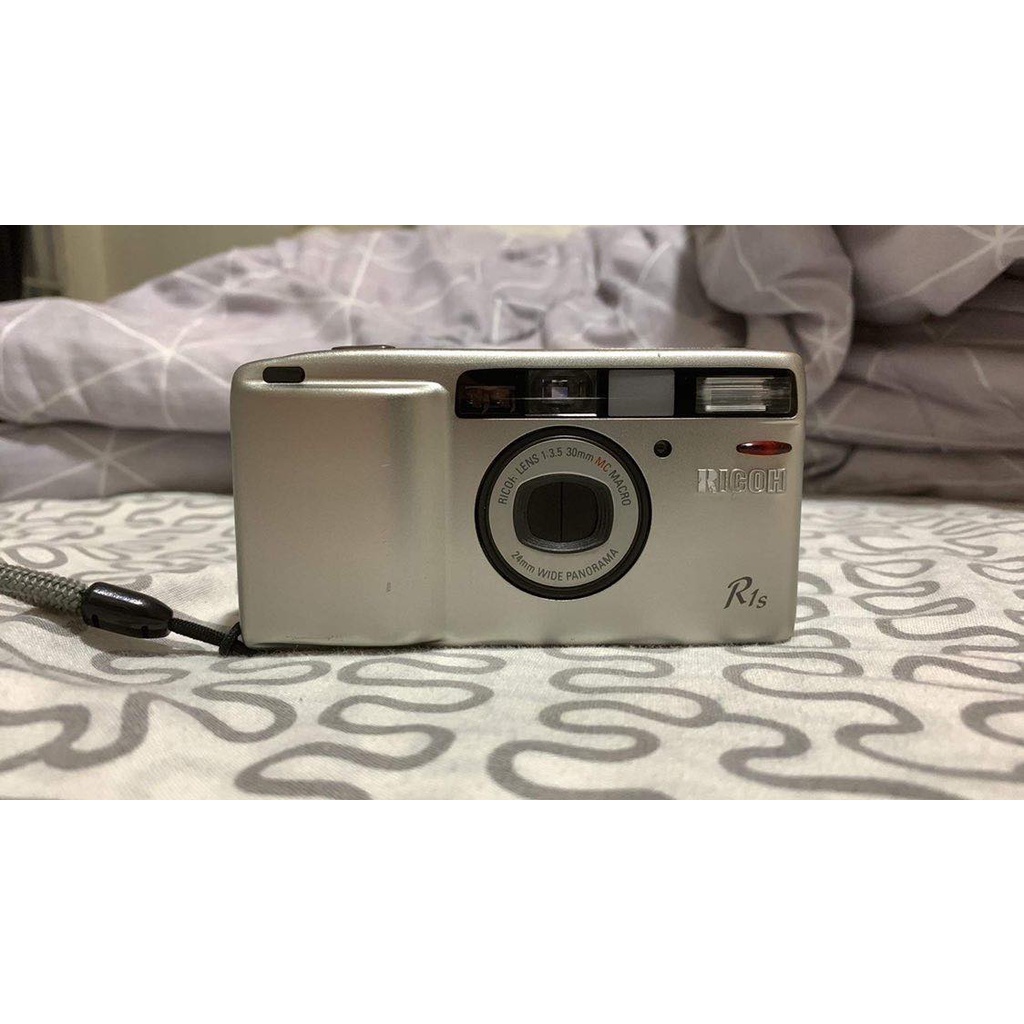 Ricoh R1s Premium point and shoot 35mm film camera with 24mm wide angle ...