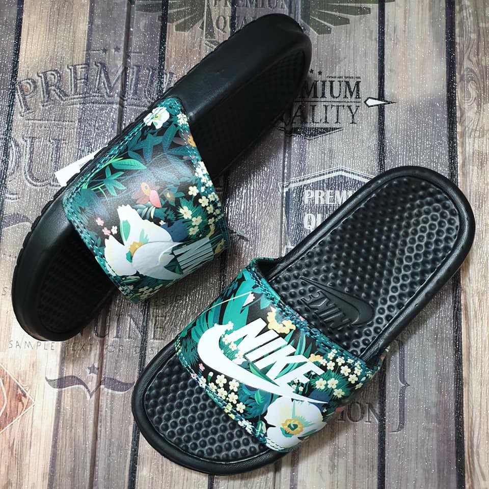 Nike floral online slippers