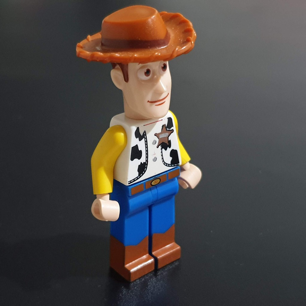 Woody best sale lego figure