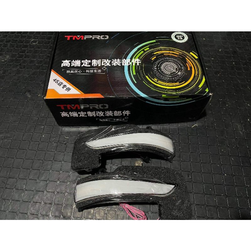 23ZERO Black Gloss Right Side Mirror Cover W/ Sequential Signal – For Mercedes E350 E400 E300 2028