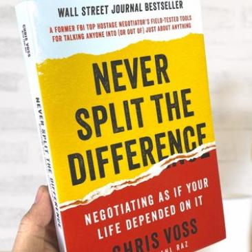 Never Split The Difference by Chris Voss Star Seller | Shopee Philippines