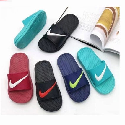 Nike slipper store for kids