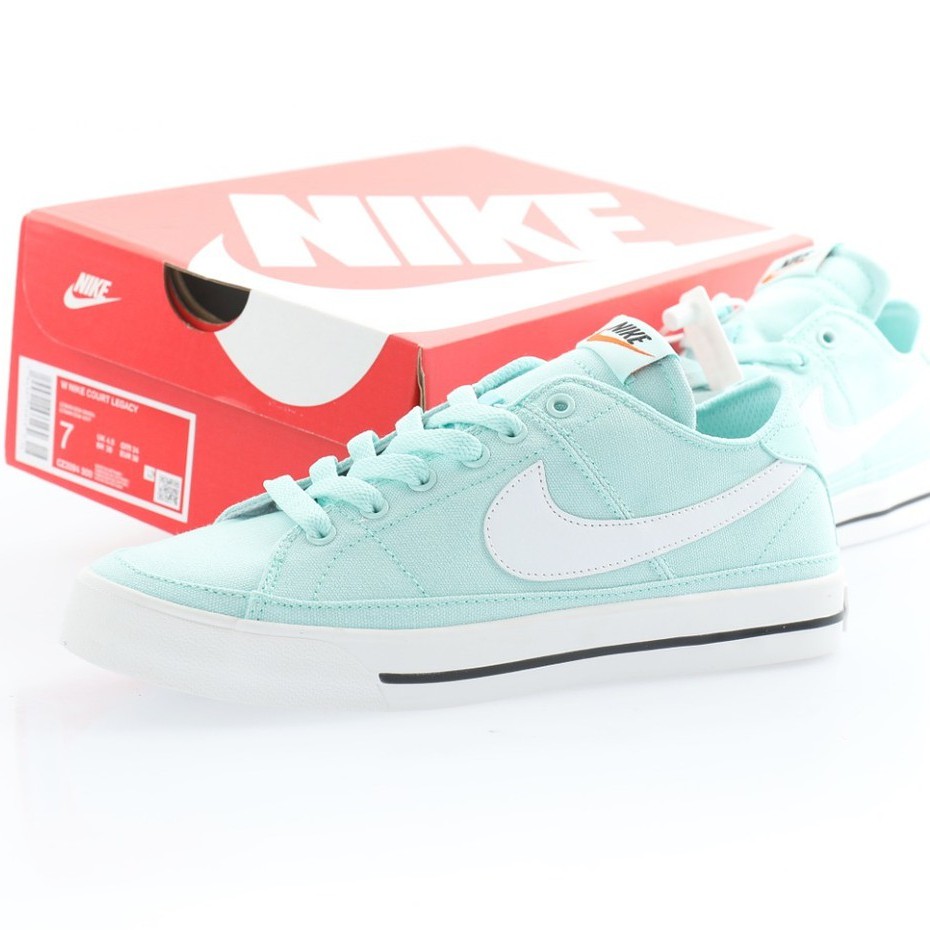 Mint green hotsell womens nike shoes