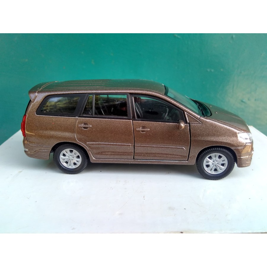 Toyota kijang innova diecast innova miniature innova car price | Shopee ...