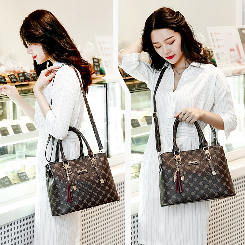 Handbags in style deals
