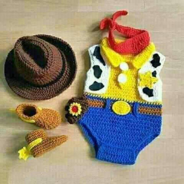 Crochet costume for baby