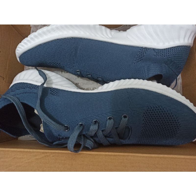 world balance running shoes