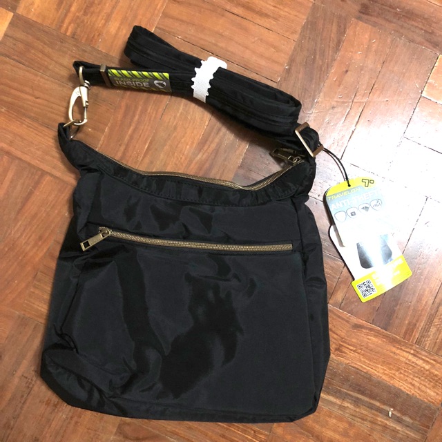 Travelon hot sale sling bag