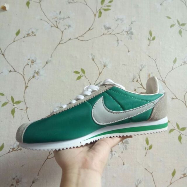 Mint green best sale nike cortez