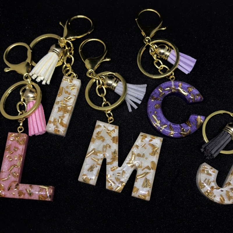INITIAL KEYCHAINS ( INPUT THE LETTER ON THE NOTE ) | Shopee Philippines