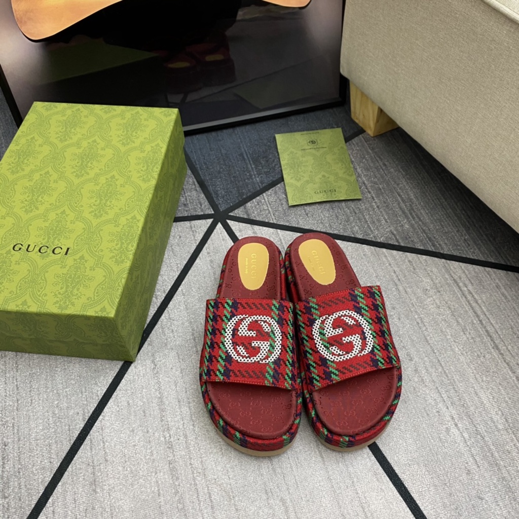Gucci slides under discount 200