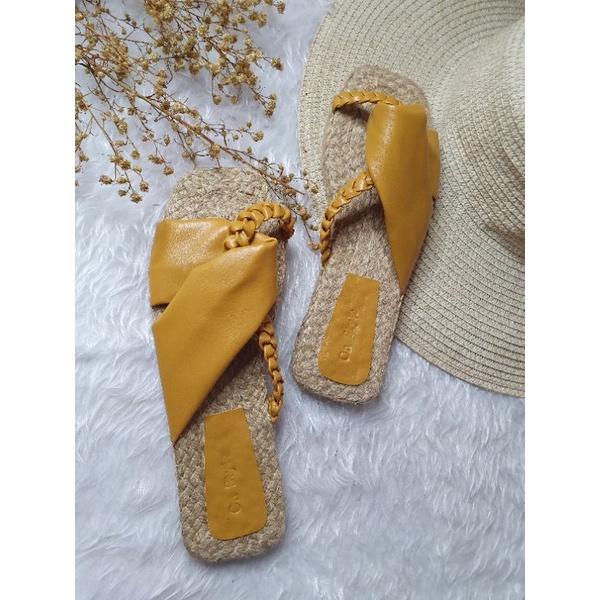 Milan on sale pineapple sandals