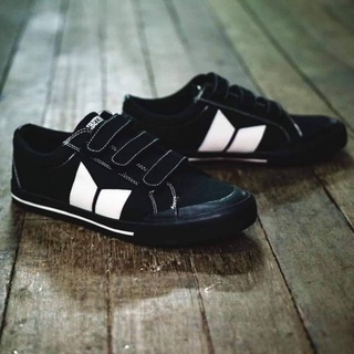 Macbeth eliot 2025 black cement